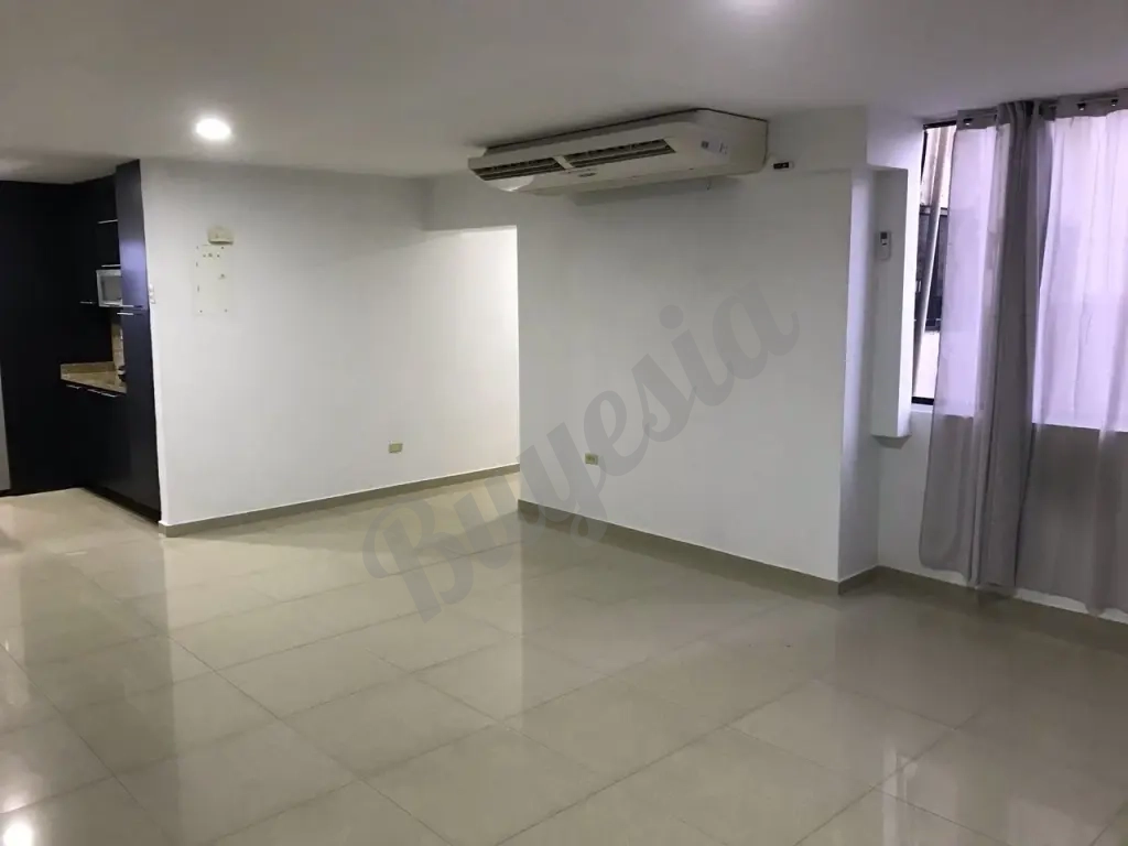 Apartamento Amplio con 103 Mt2- Remodelado a a 50 mts de pádel Club L