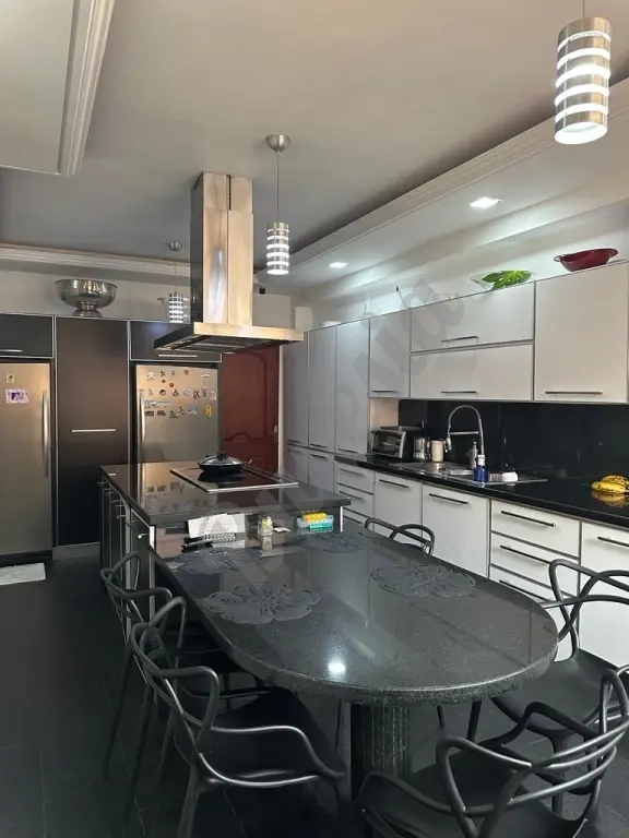 En Venta Lujoso Apartamento/El Parral $250,000