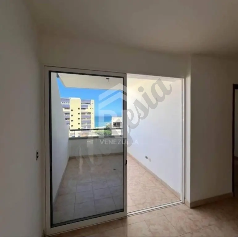 CGA-008 Apartamento en Venta en Tanaguarenas, La Guaira