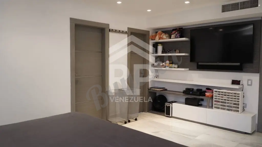 PLA-017 Apartamento en Venta el Sector La Lago Maracaibo