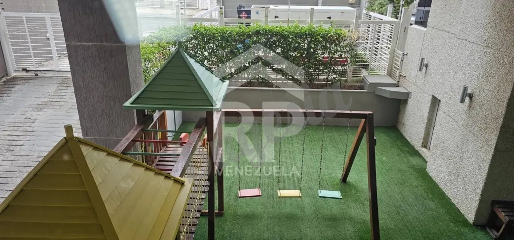PLA-025 Apartamento en Venta en el Sector La Lago, Maracaibo