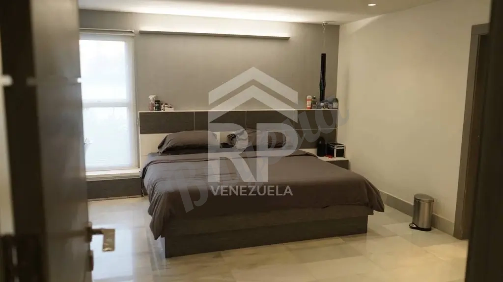 PLA-017 Apartamento en Venta el Sector La Lago Maracaibo
