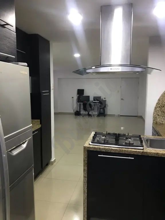 Apartamento Amplio con 103 Mt2- Remodelado a a 50 mts de pádel Club L