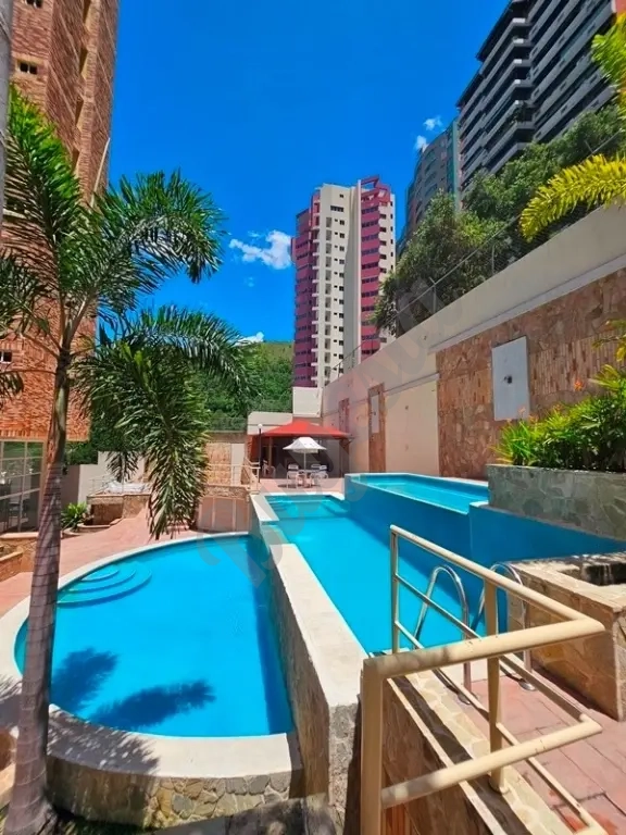 En Venta Lujoso Apartamento/El Parral $250,000