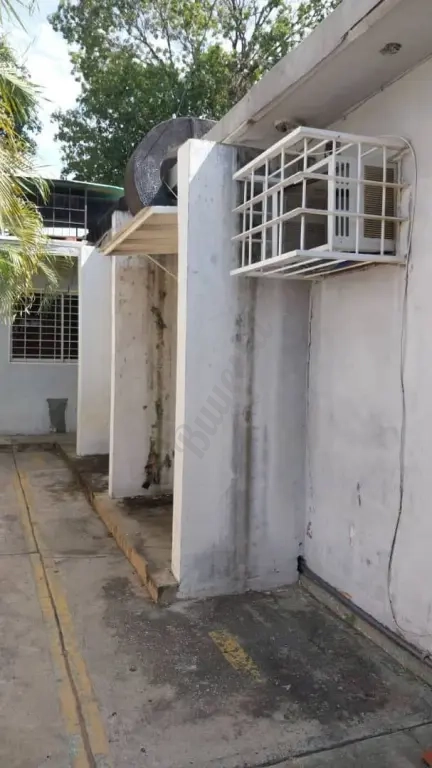 Se vende o Alquila Casa totalmente por actualizar, Maracaibo.