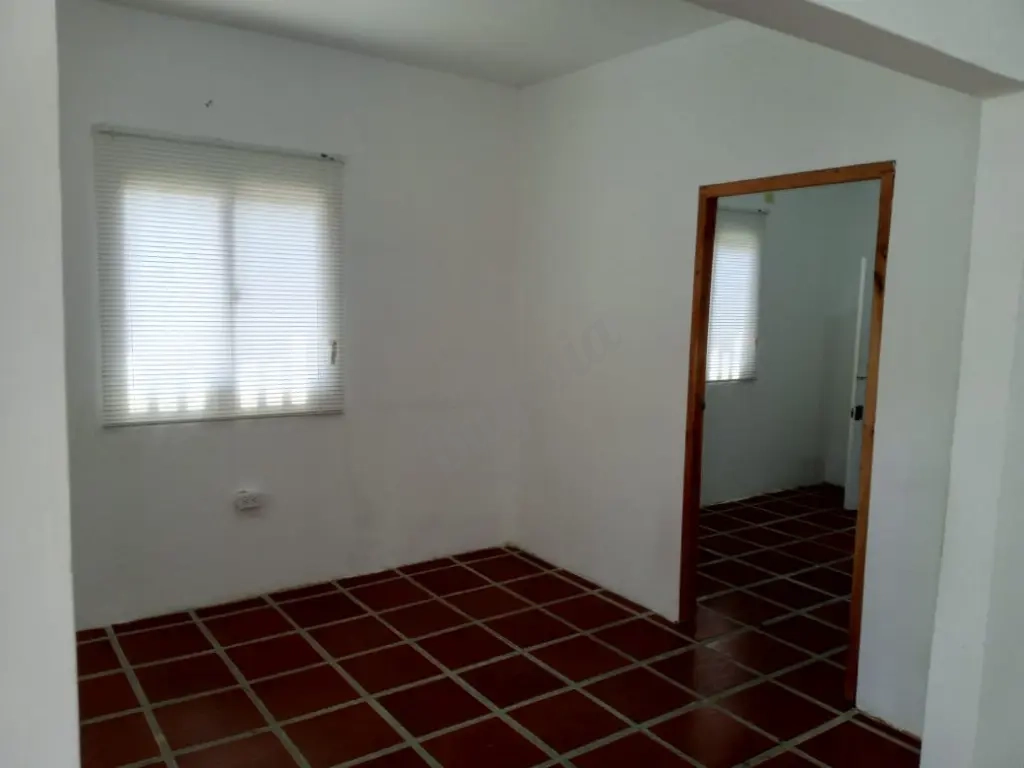 En venta o Alquiler de 2 casas, Sector La Lago, Maracaibo.