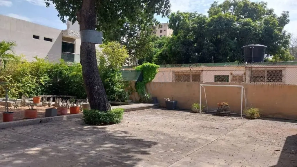 Se vende o Alquila Casa totalmente por actualizar, Maracaibo.