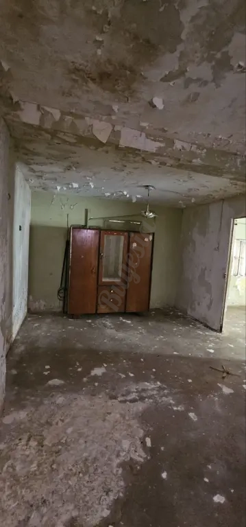 SE VENDE 2 CASAS DIVIDIDAS, PARROQUIA COQUIVACOA, PARA REMODELAR, MARACAIBO.