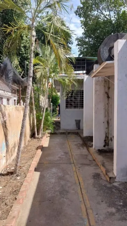 Se vende o Alquila Casa totalmente por actualizar, Maracaibo.