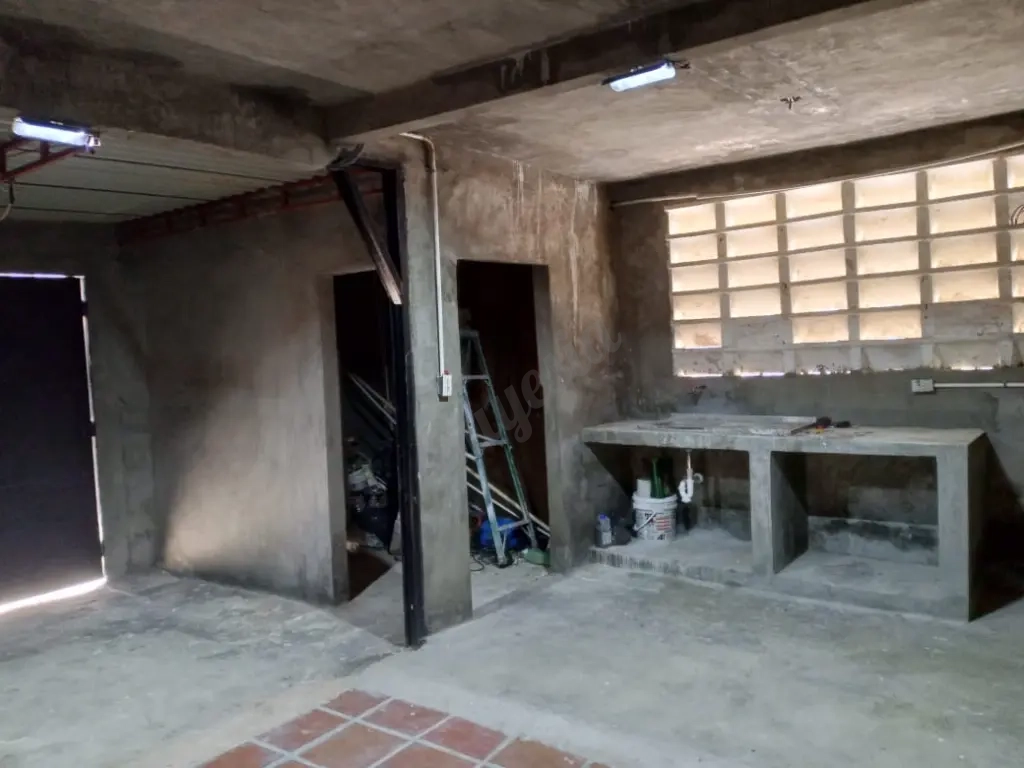 En venta o Alquiler de 2 casas, Sector La Lago, Maracaibo.