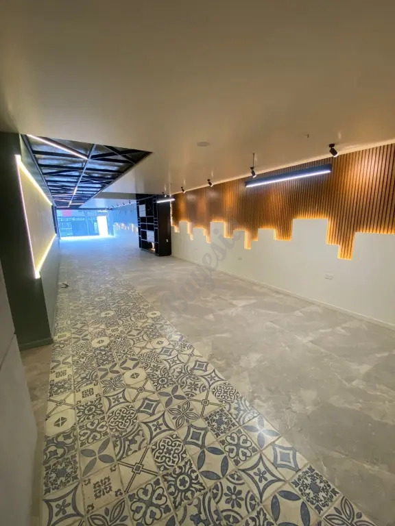 Local comercial en arriendo – ideal para negocios en Loja, Ecuador ~Property for Rent – Ideal for Business in Loja, Ecuador