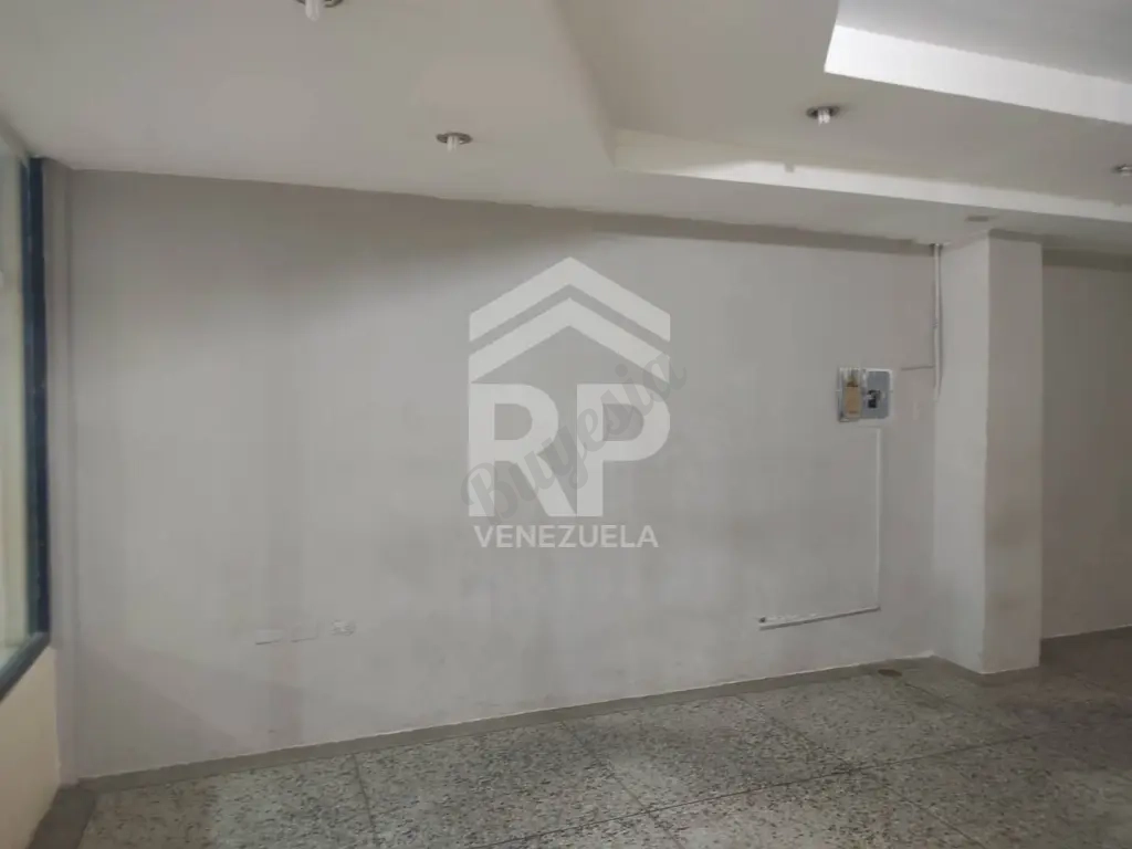 SGL-140. Local Comercial en Alquiler en Av Jacinto Lara