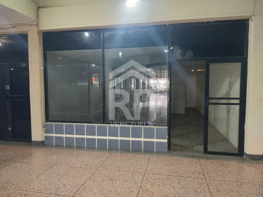 SGL-140. Local Comercial en Alquiler en Av Jacinto Lara