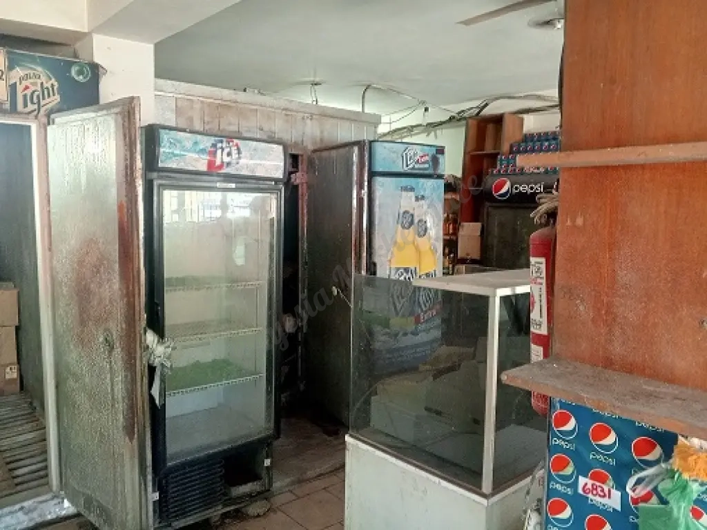 Venta de local 166mts2 con licorería en su interior higuerote