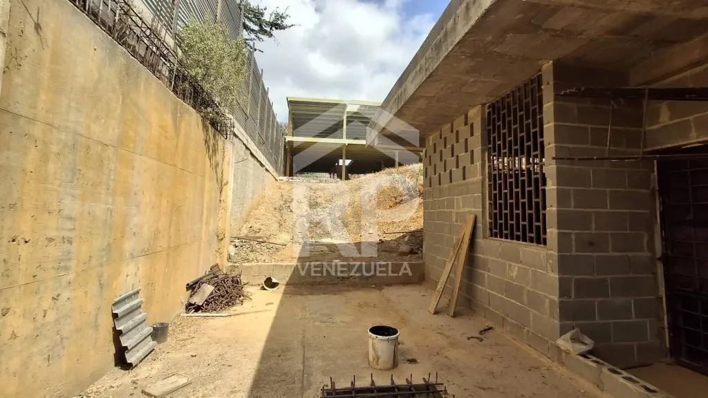 CRT-003 Terreno con Bienhechuria en Venta En El Centro de Barquisimeto