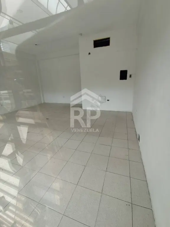 CRL-004 Local Comercial en Venta en el CC BarquiCenter, Barquisimeto
