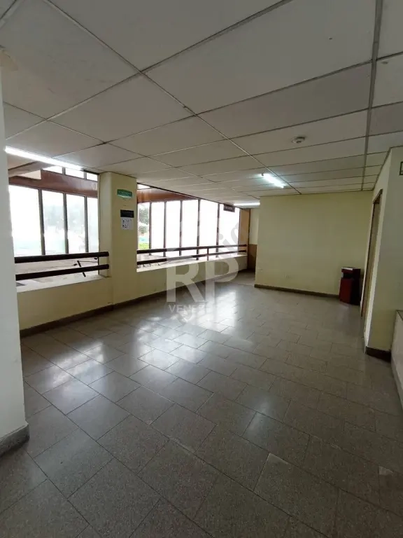 CRL-005 Oficina En Alquiler en el Edificio La Previsora, Barquisimeto