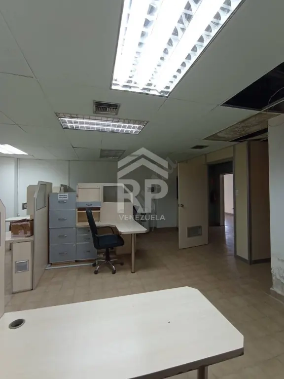 CRL-005 Oficina En Alquiler en el Edificio La Previsora, Barquisimeto