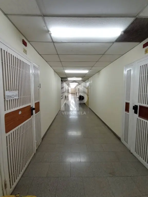 CRL-005 Oficina En Alquiler en el Edificio La Previsora, Barquisimeto