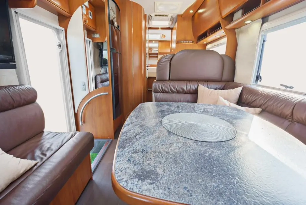 Autocaravana integral Bavaria con motor Fiat 3.0 de 160 CV