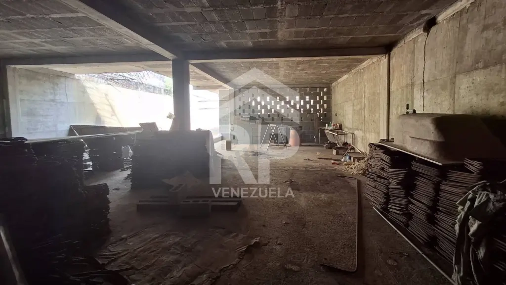 CRT-003 Terreno con Bienhechuria en Venta En El Centro de Barquisimeto