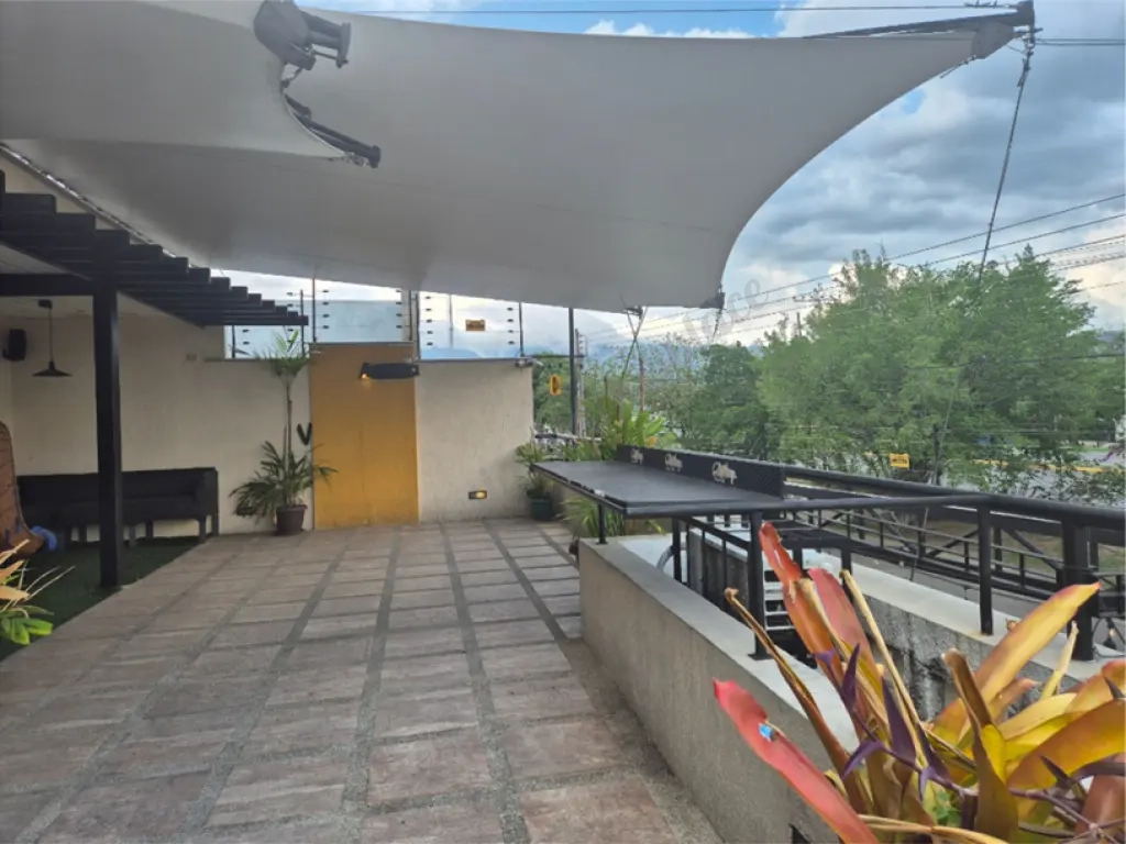 Alquilo Restaurant moderno. Urbanización La Esmeralda. San Diego.