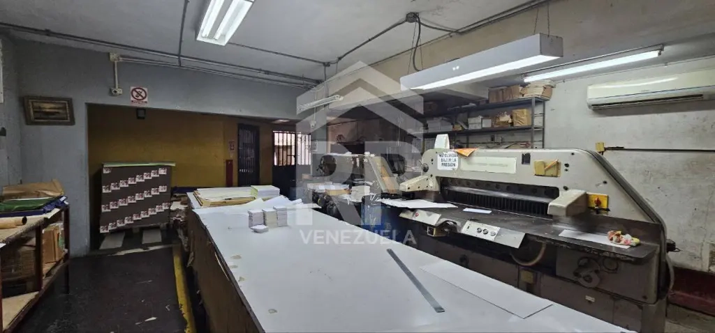 PLL-029 Local Comercial en Venta en Zona La Lago, Maracaibo