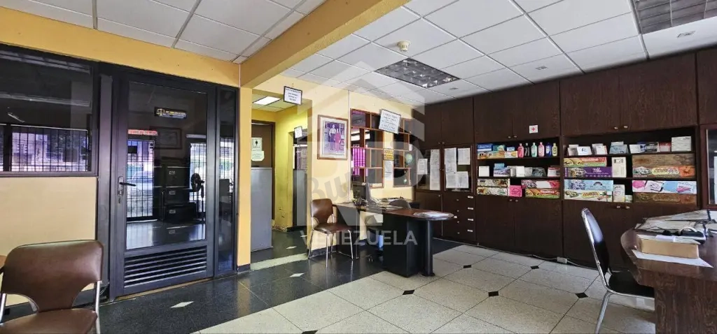 PLL-029 Local Comercial en Venta en Zona La Lago, Maracaibo