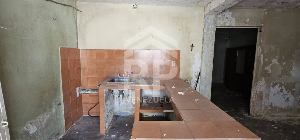 PLC-015 Casa en Venta para remodelar en Zona Las Mercedes, Maracaibo
