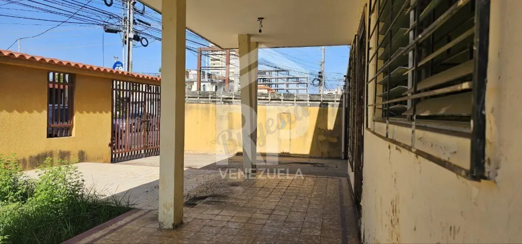 PLC-016 Casa para remodelar en Venta en Sector Tierra Negra, Maracaibo