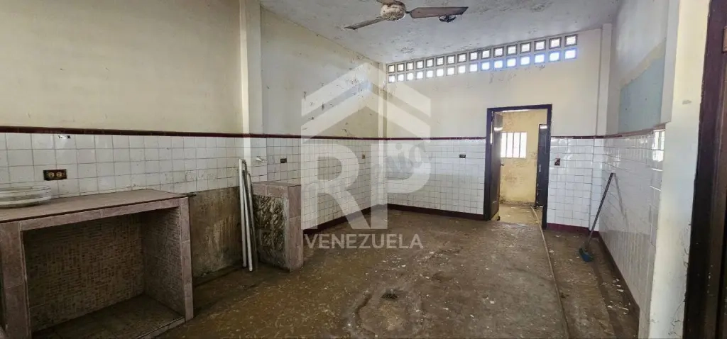 PLC-016 Casa para remodelar en Venta en Sector Tierra Negra, Maracaibo