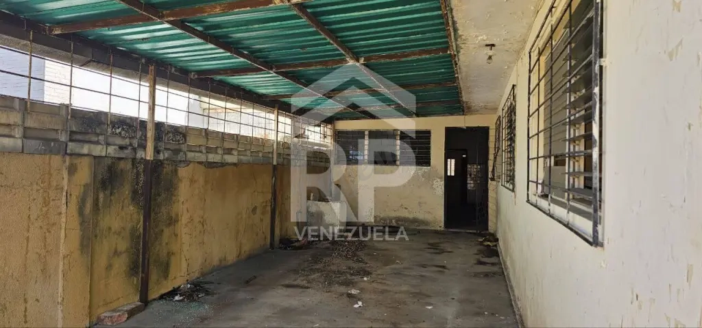 PLC-016 Casa para remodelar en Venta en Sector Tierra Negra, Maracaibo
