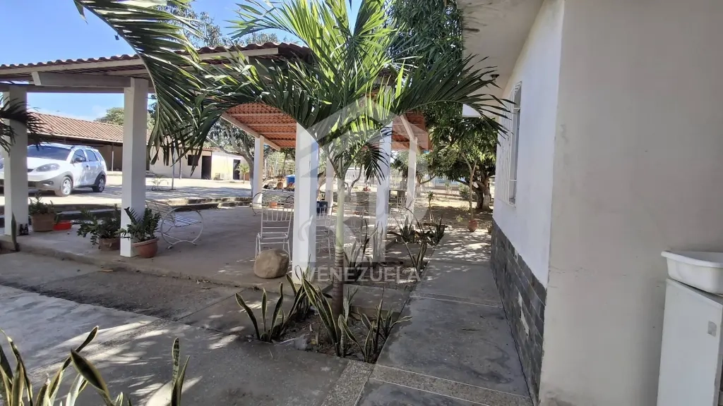 CRF-002 Granja en Venta en Tamaquita, Zona Norte de Barquisimeto