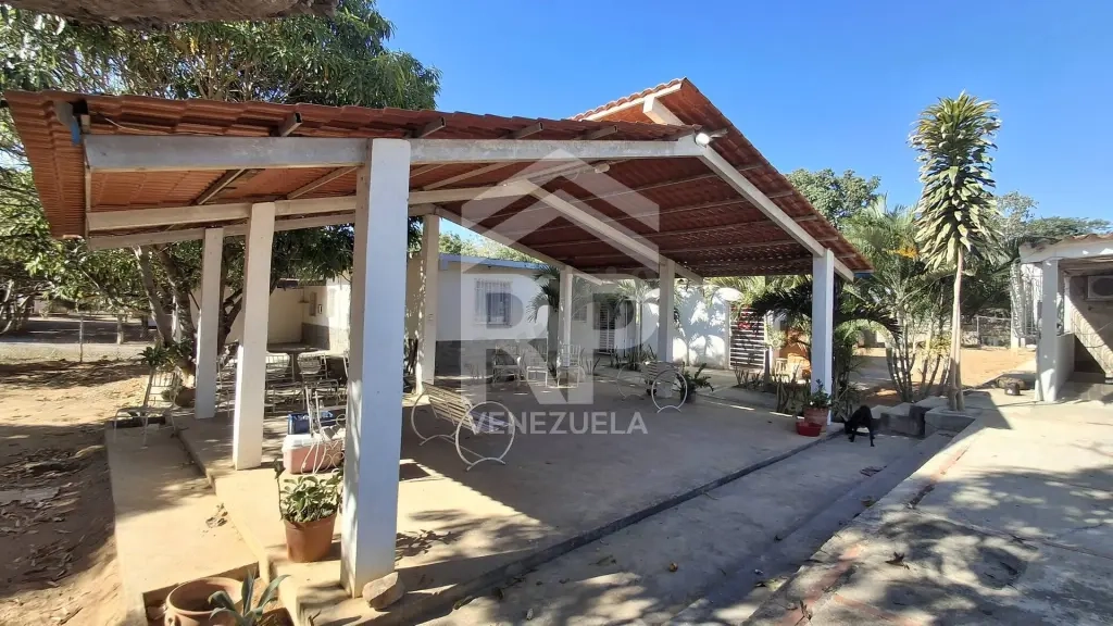 CRF-002 Granja en Venta en Tamaquita, Zona Norte de Barquisimeto
